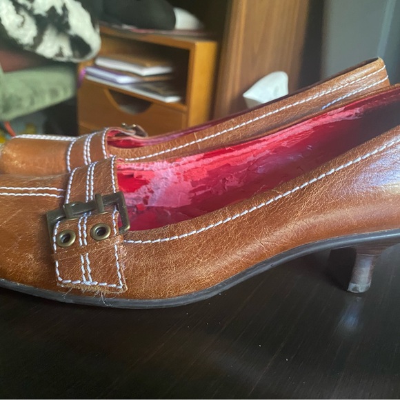 Kenneth Cole Reaction Leather pumps - Picture 9 of 11